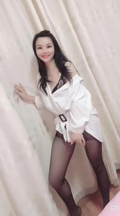 身材好的小少妇