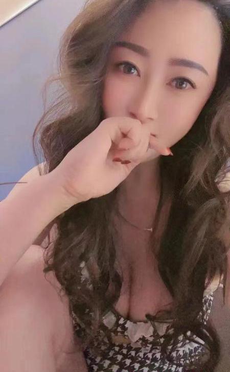 瑶海大胸靓女