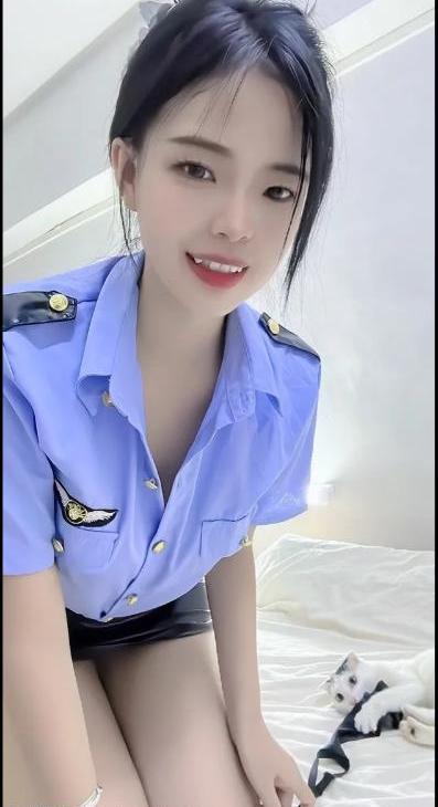 制服诱惑小骚货